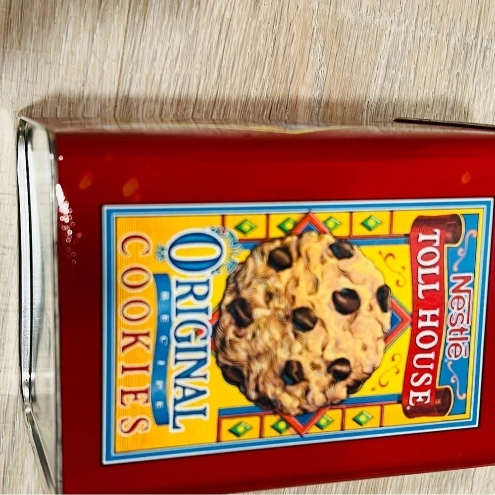 Vintage Nestle Toll House Chocolate Chip Cookies Morsels Limited Edition red Tin